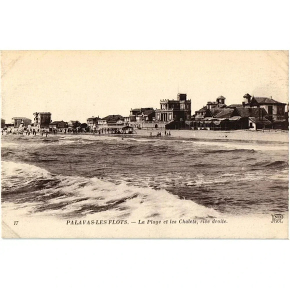 PALAVAS-LES FLOTS. - La Plage et les Chalets, rive droite Postcard - Picture 1 of 2
